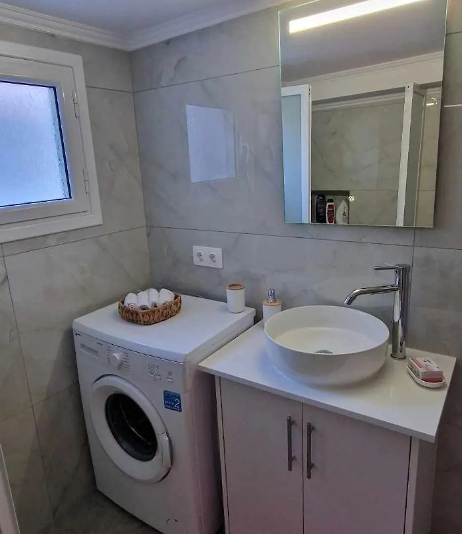 Filippos Home Finiq Apartment